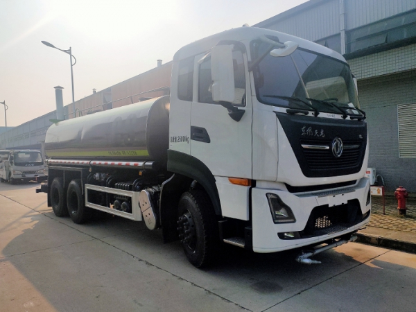 東風天龍後(hòu)雙橋17噸綠化噴灑車