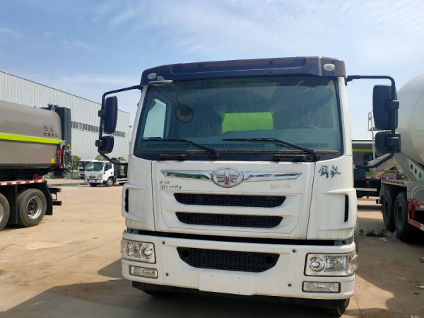 解放龍V14噸綠化噴灑車