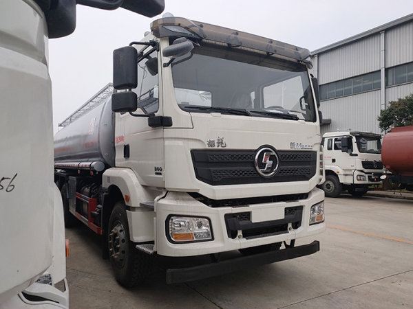 陝汽德龍後(hòu)雙橋19.2方供液車