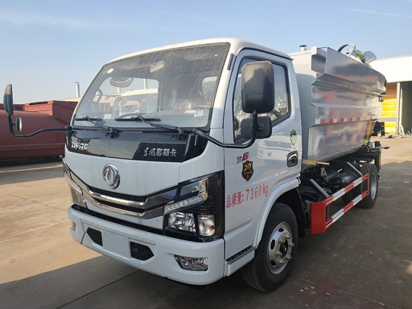 東風多利卡6.5方高位自裝卸式垃圾車