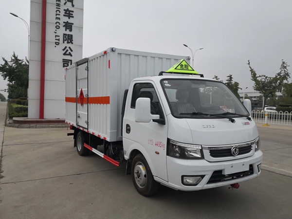 東風途逸藍牌易燃氣體廂式運輸車