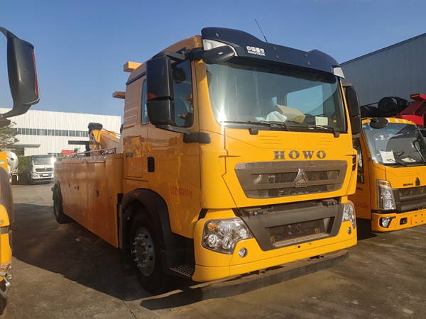 重汽豪沃13-14噸拖吊聯體清障車