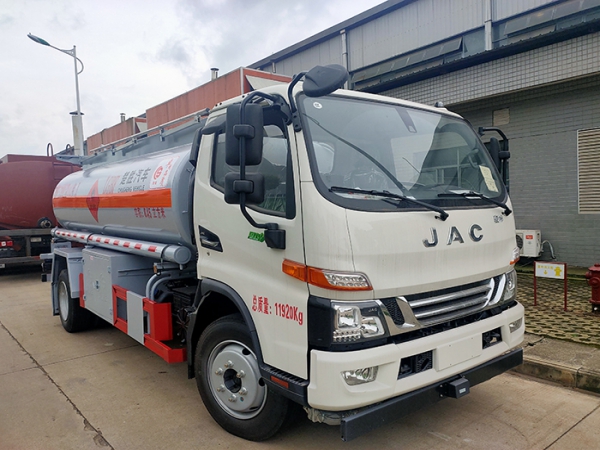 江淮駿鈴9.8方加油車