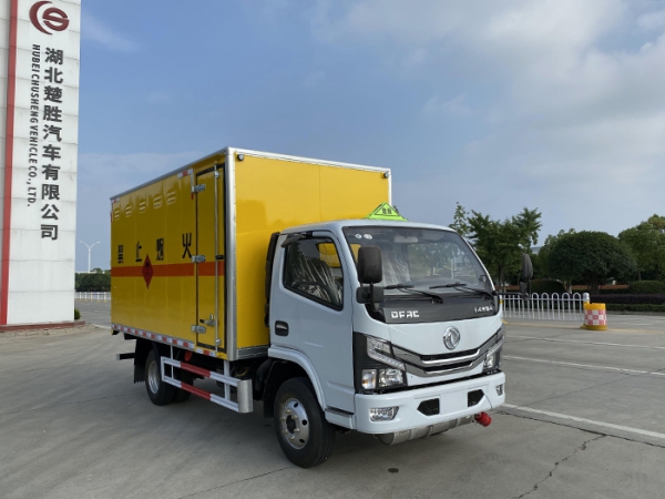 東風多利卡爆破器材運輸車