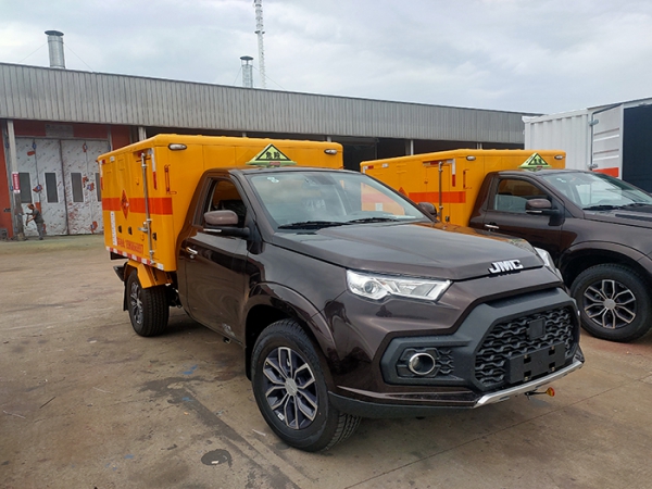 江鈴域虎四驅皮卡藍牌爆破器材運輸車